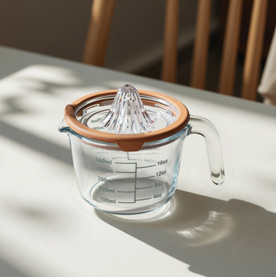 IKOO High Borosilicate Glass Measuring Cup and Juicer z pojemnością 500 ml i bezpieczną konstrukcją mikrofalową