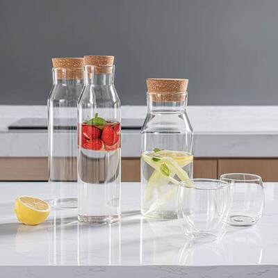 Un buen precio. Jarra de vidrio de borosilicato alto con tapón de corcho – Jarra para bebidas apta para lavavajillas para vino, café y zumo En línea