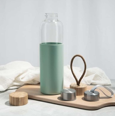 Giá tốt. 600ml không chứa BPA, chống rò rỉ Borosilicate chai thủy tinh nước với nắp tre và tay áo silicone trực tuyến